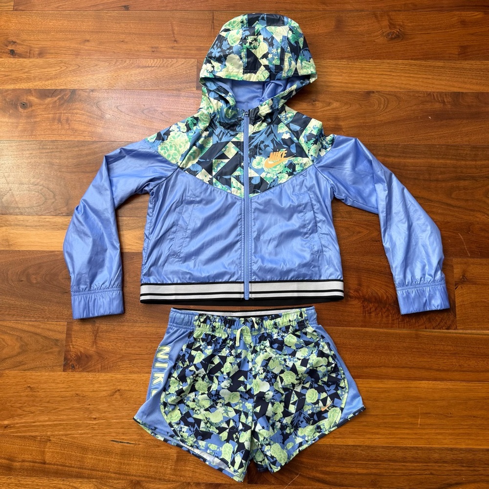 Nike Girls Windrunner Floral Jacket and Shorts Size Large